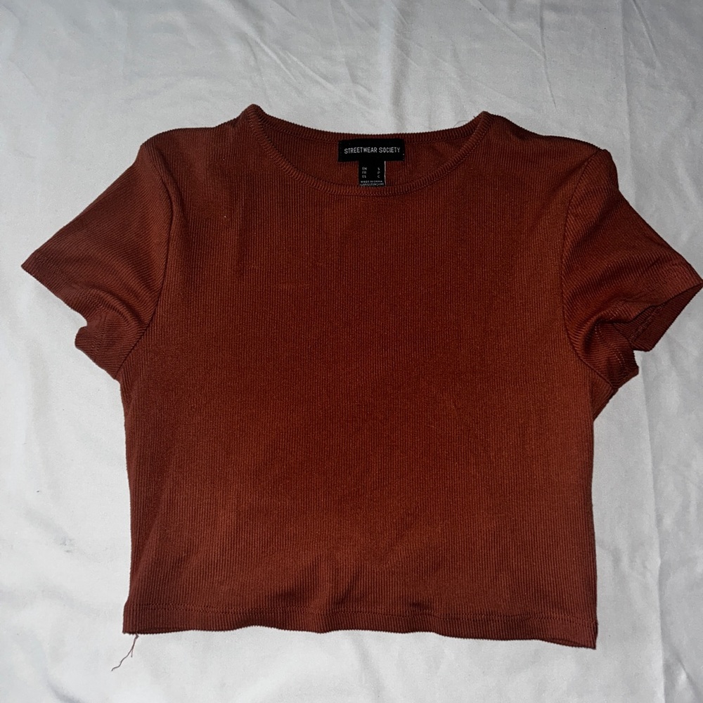 Tee shirt with back cut out